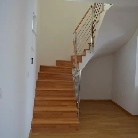Apartment Darijo Podstrana